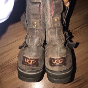 UGG WATERPROOF BOOTS SIZE 7